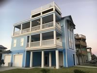 Vinyl balcony railin on a coastal home